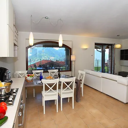 Villa Sleeps 6 Pool